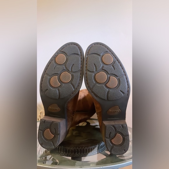 NWOT BORN - POLY Boots - Tan Tobacco Distressed Suede Leather. SIZE: 8.5 - Picture 9 of 14